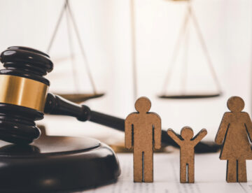 Reunión con abogado de custodia de menores.